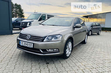 Седан Volkswagen Passat 2012 в Черновцах