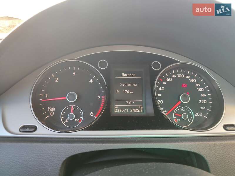 Універсал Volkswagen Passat 2011 в Луцьку