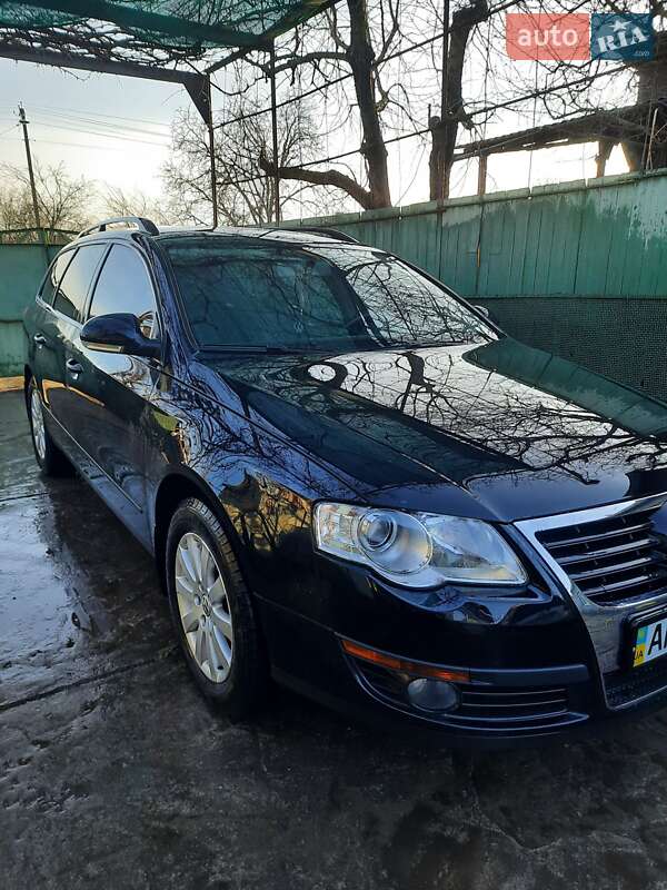 Универсал Volkswagen Passat 2010 в Запорожье