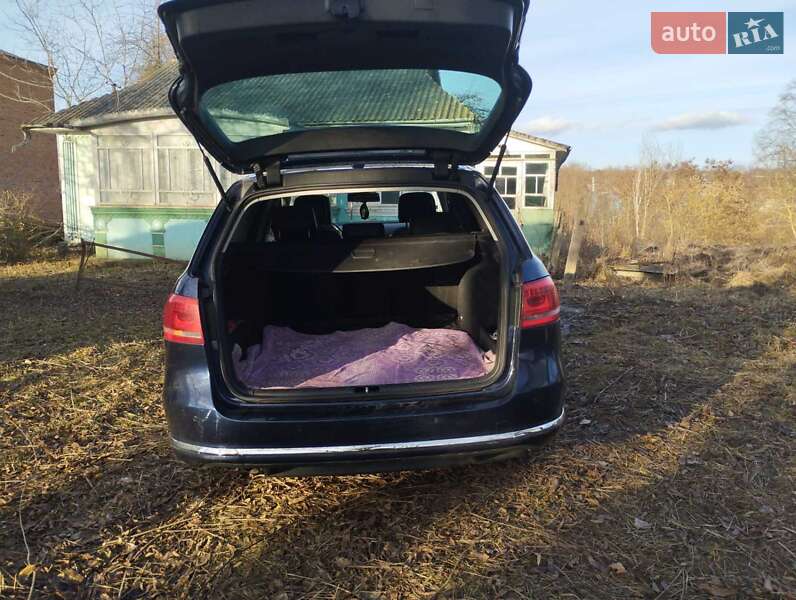Універсал Volkswagen Passat 2012 в Жмеринці
