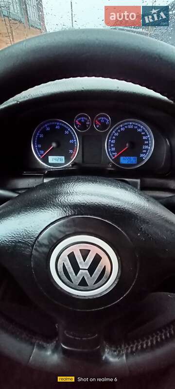 Седан Volkswagen Passat 2003 в Великом Бурлуке