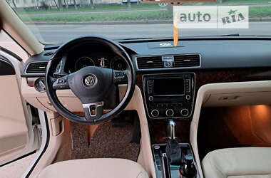 Седан Volkswagen Passat 2012 в Ивано-Франковске