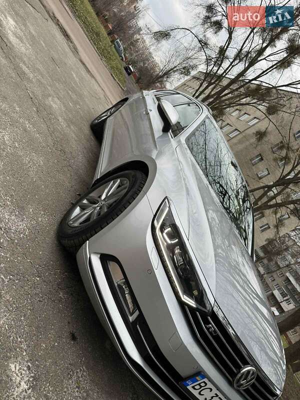 Универсал Volkswagen Passat 2017 в Львове