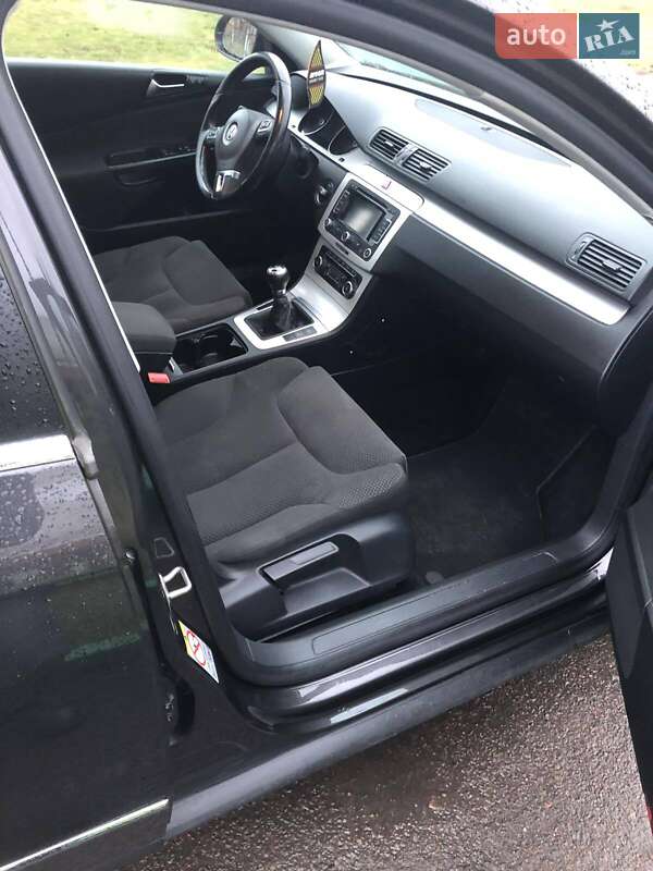 Універсал Volkswagen Passat 2010 в Бершаді