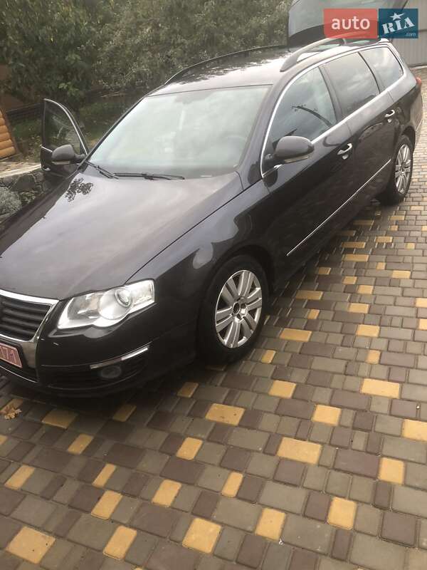 Універсал Volkswagen Passat 2010 в Бершаді