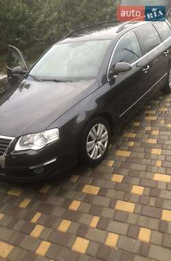 Универсал Volkswagen Passat 2010 в 