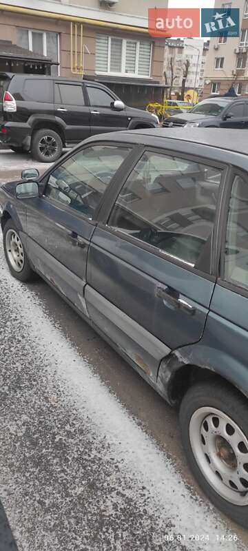 Седан Volkswagen Passat 1989 в Киеве