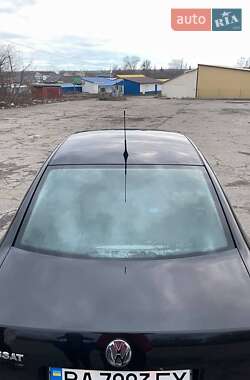 Седан Volkswagen Passat 2003 в Благовещенском