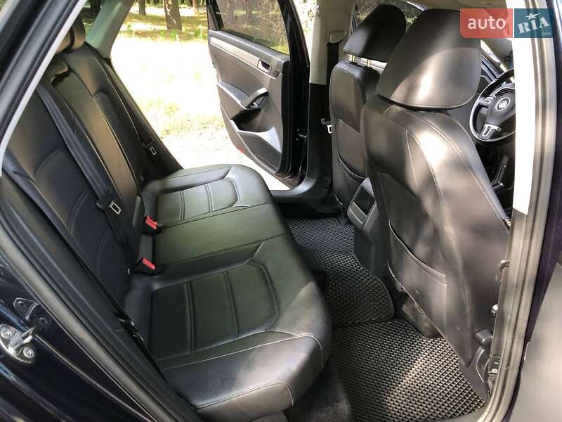 Седан Volkswagen Passat 2013 в Дніпрі