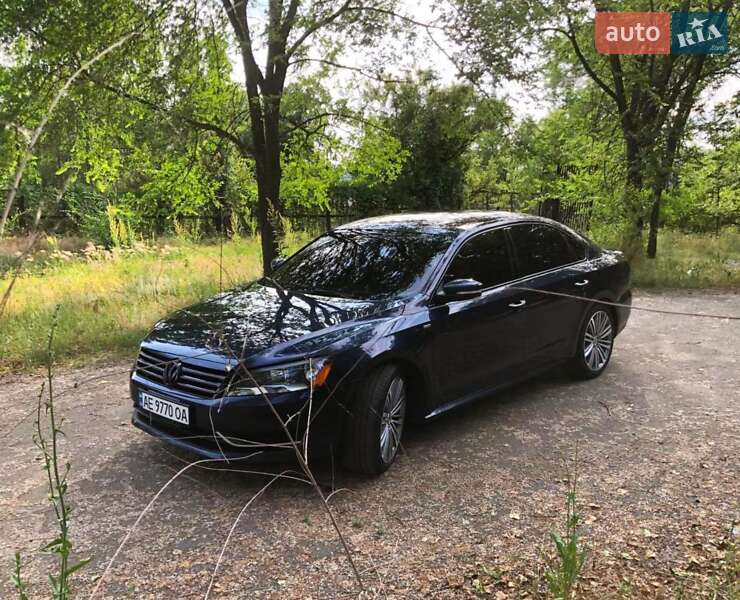 Седан Volkswagen Passat 2013 в Дніпрі
