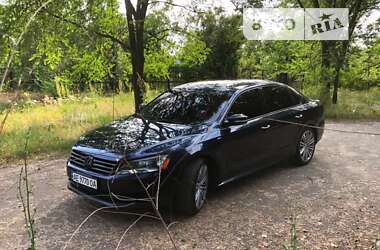 Седан Volkswagen Passat 2013 в Днепре