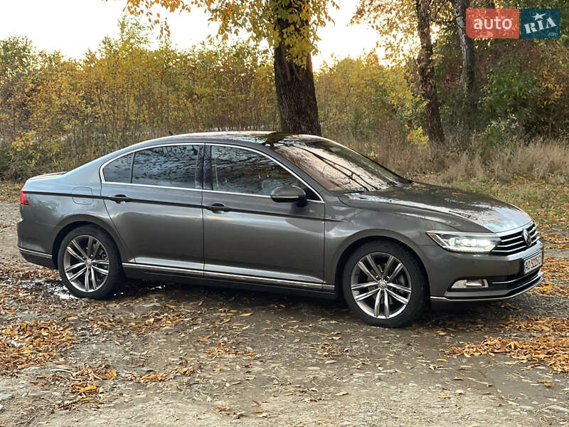 Седан Volkswagen Passat 2015 в Иршаве