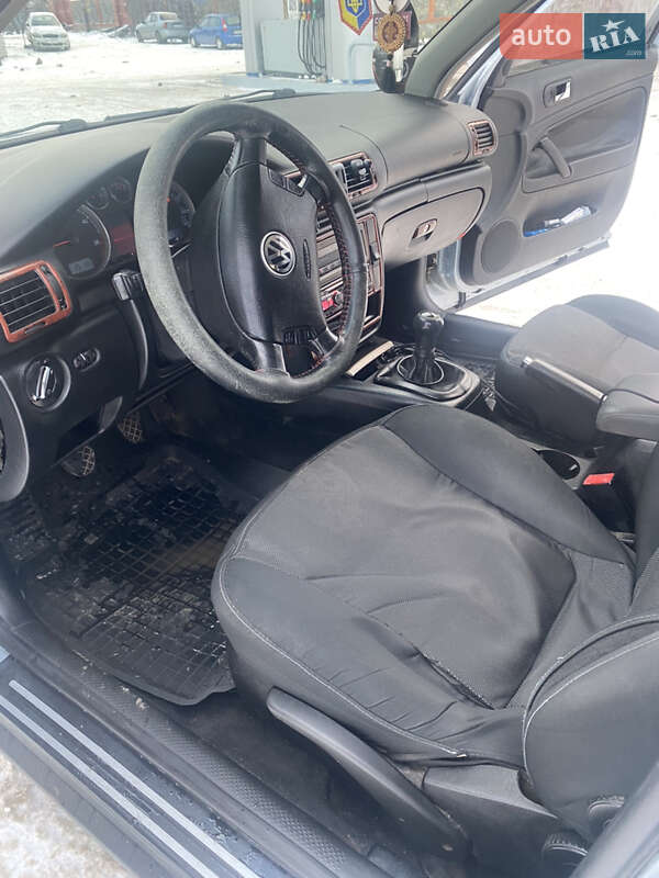 Седан Volkswagen Passat 2002 в Запорожье