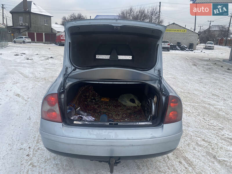 Седан Volkswagen Passat 2002 в Запорожье