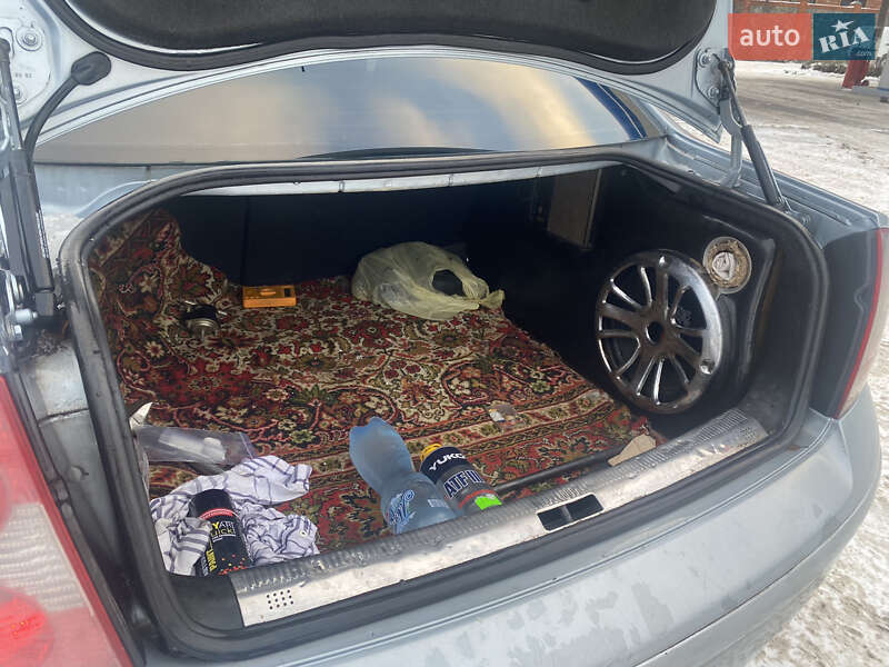 Седан Volkswagen Passat 2002 в Запорожье