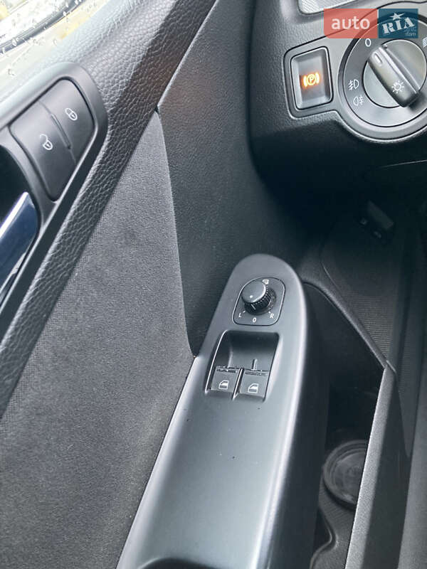 Универсал Volkswagen Passat 2006 в Ровно фото 12 Универсал Volkswagen Passat 2006 в Ровно