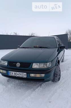 Седан Volkswagen Passat 1996 в Ярмолинцах