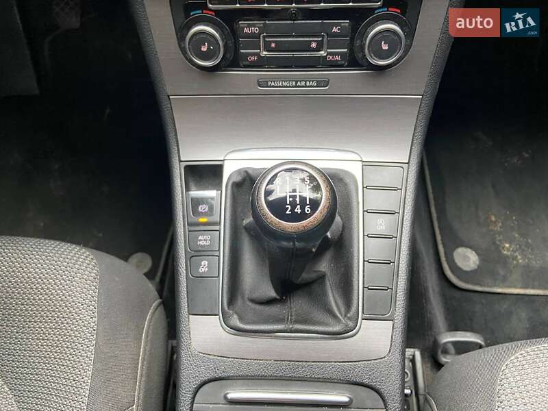 Универсал Volkswagen Passat 2011 в Львове