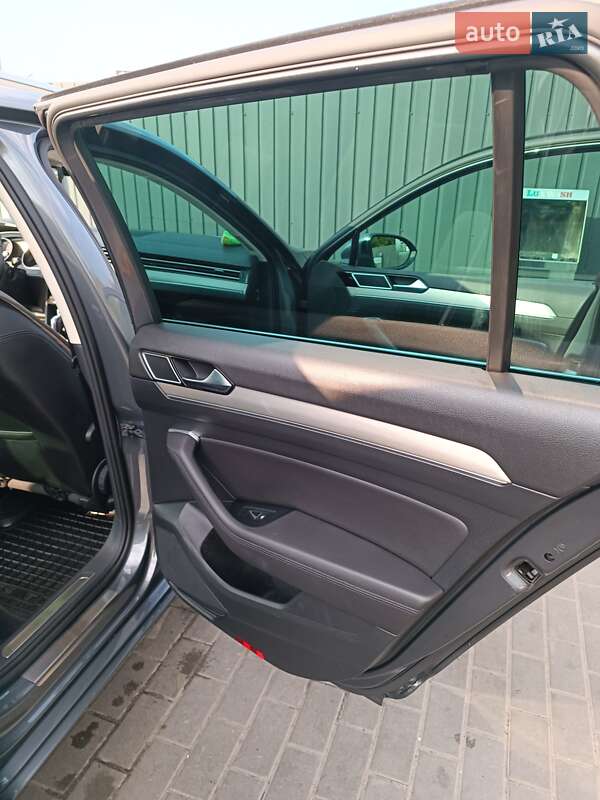 Універсал Volkswagen Passat 2017 в Харкові