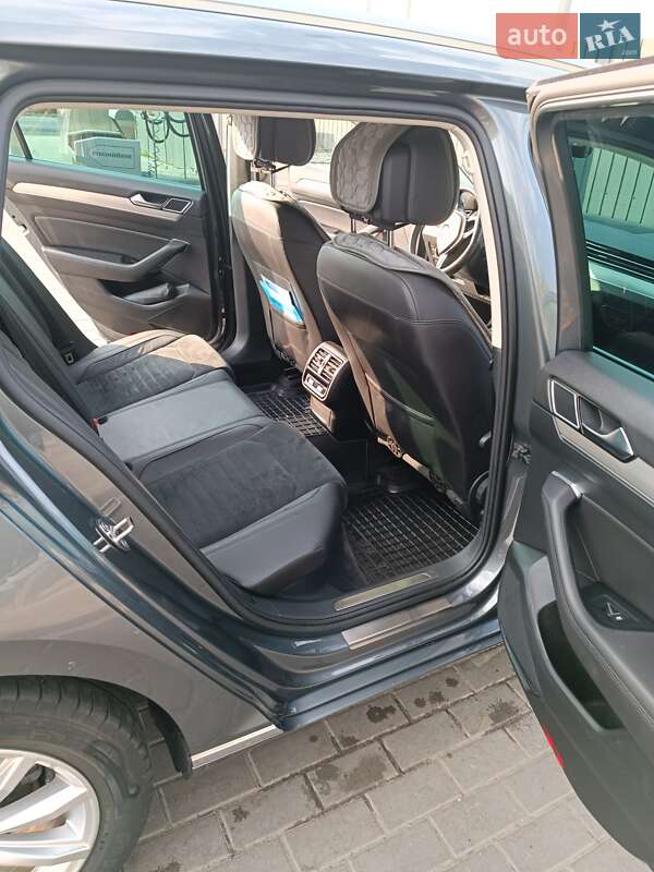 Універсал Volkswagen Passat 2017 в Харкові