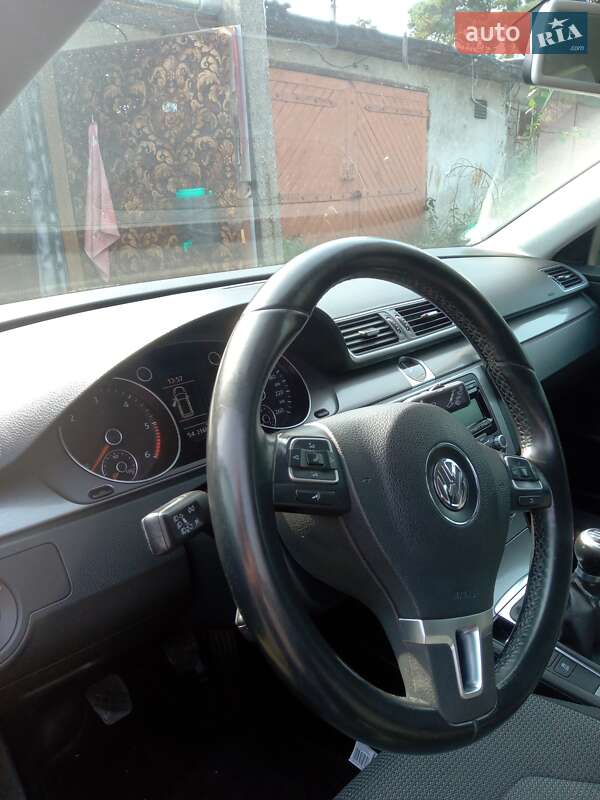 Універсал Volkswagen Passat 2011 в Шептицькому