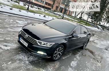 Седан Volkswagen Passat 2019 в Звягелі