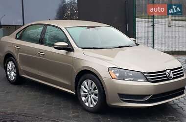 Седан Volkswagen Passat 2014 в Львове