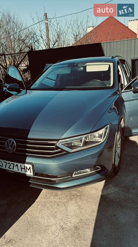 Універсал Volkswagen Passat 2015 в Ужгороді