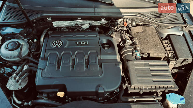 Універсал Volkswagen Passat 2015 в Ужгороді