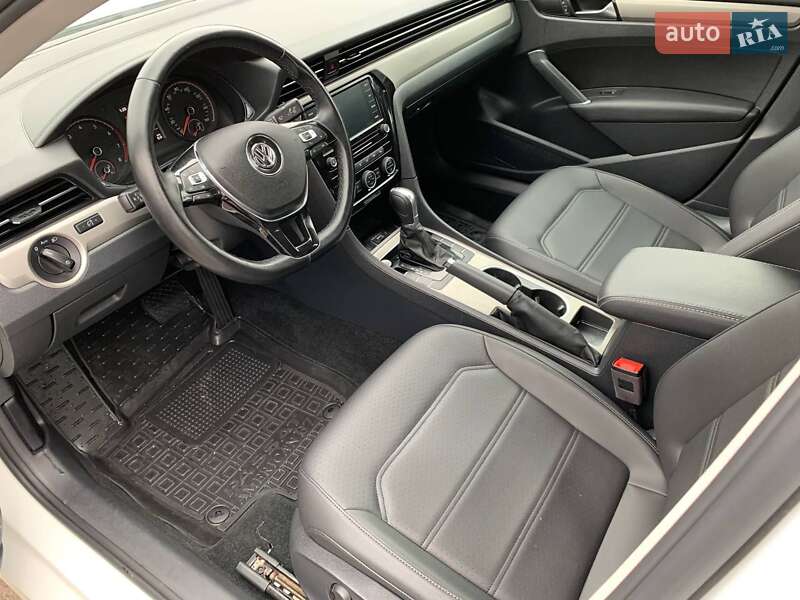 Седан Volkswagen Passat 2020 в Кривому Розі