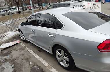 Седан Volkswagen Passat 2011 в Киеве