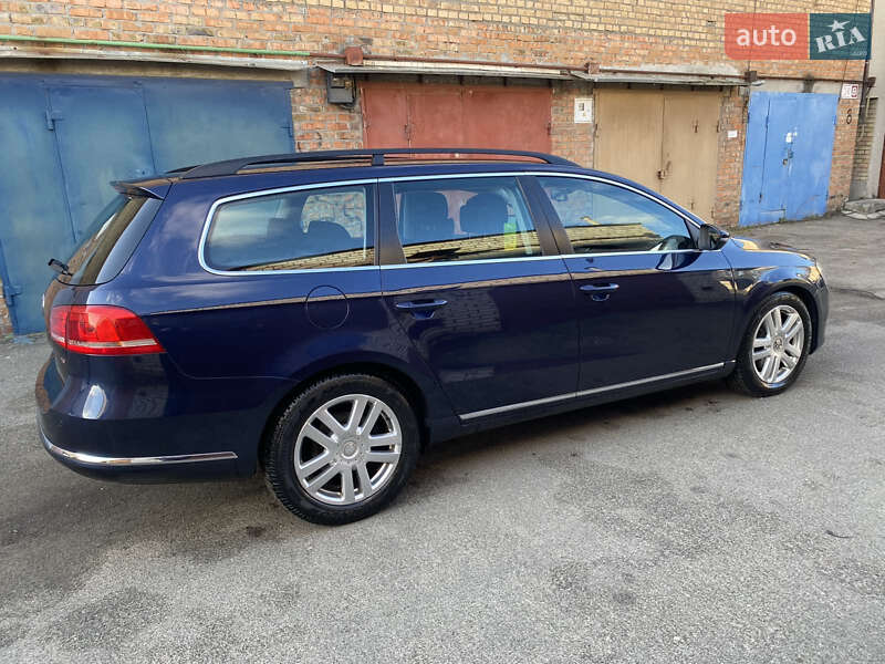 Универсал Volkswagen Passat 2012 в Киеве