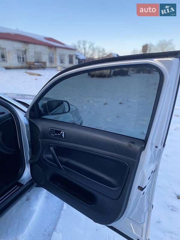 Універсал Volkswagen Passat 2004 в Надвірній