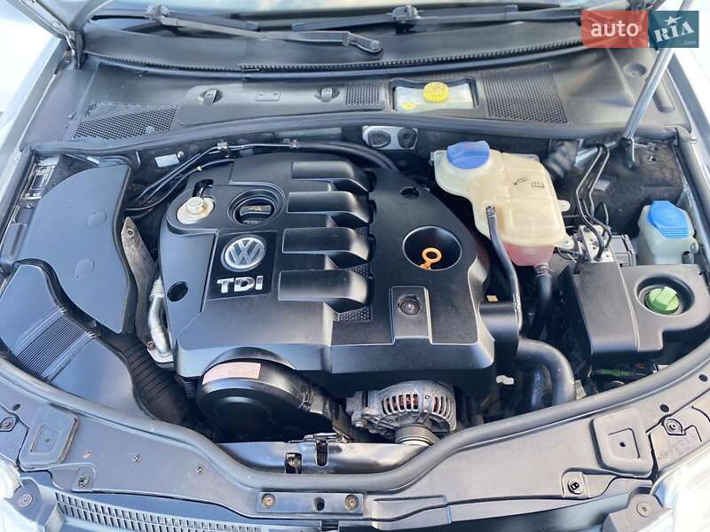 Універсал Volkswagen Passat 2004 в Надвірній