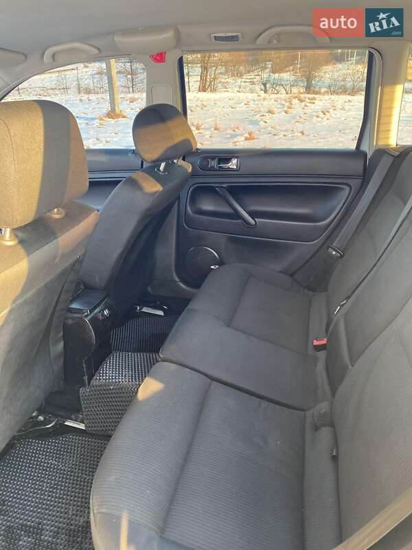 Універсал Volkswagen Passat 2004 в Надвірній