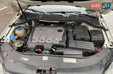Универсал Volkswagen Passat 2011 в 