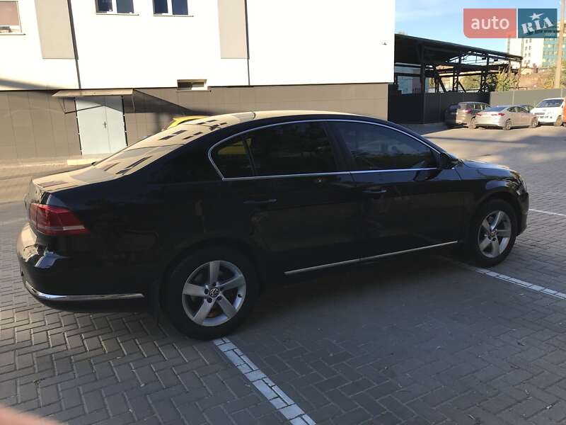 Седан Volkswagen Passat 2012 в Киеве