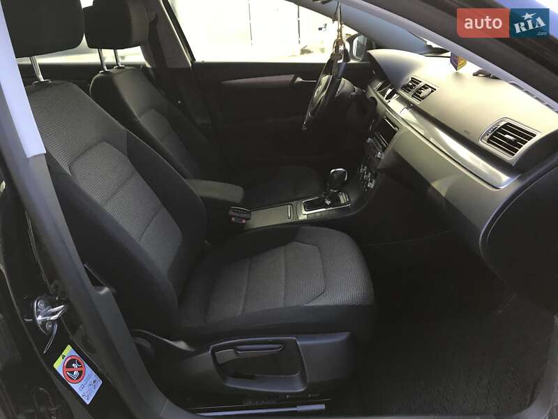 Седан Volkswagen Passat 2012 в Киеве