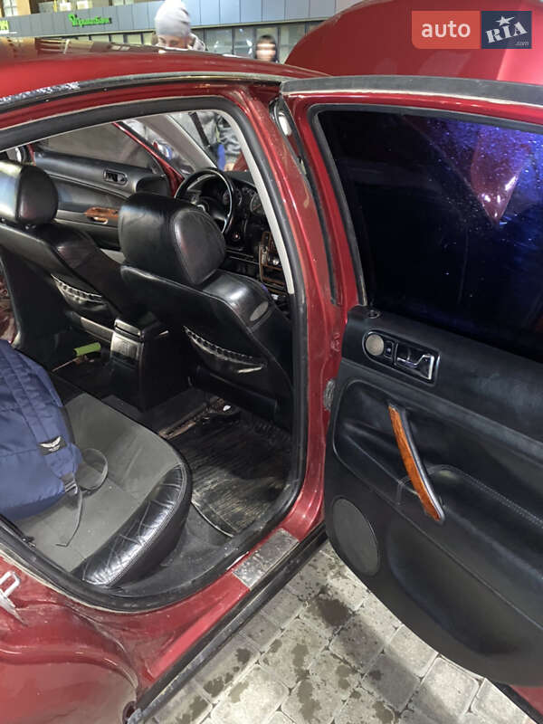 Седан Volkswagen Passat 2001 в Ивано-Франковске