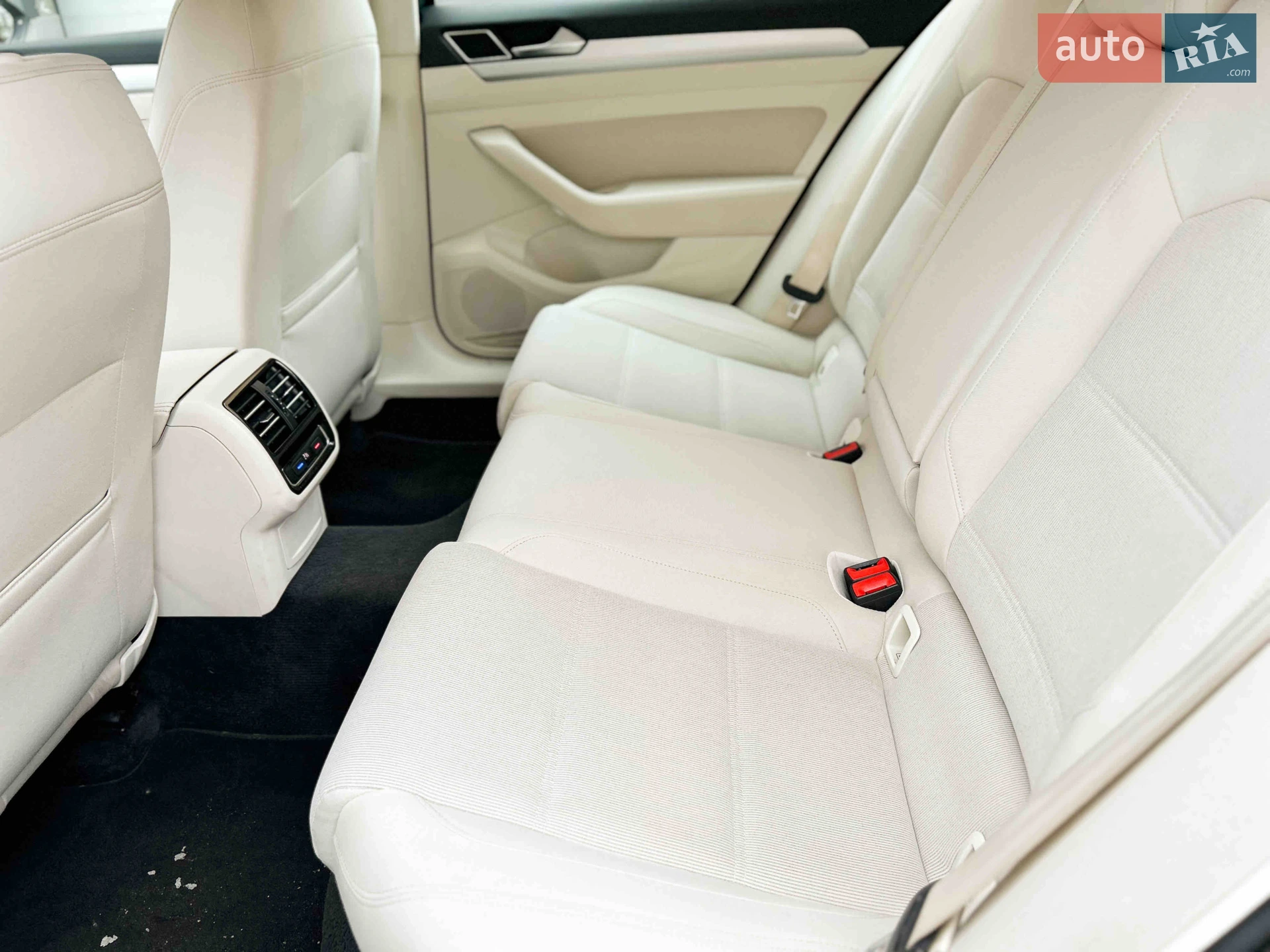2015 Volkswagen Passat - мініатюра 24