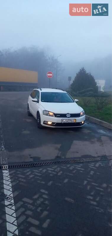 Універсал Volkswagen Passat 2012 в Полтаві