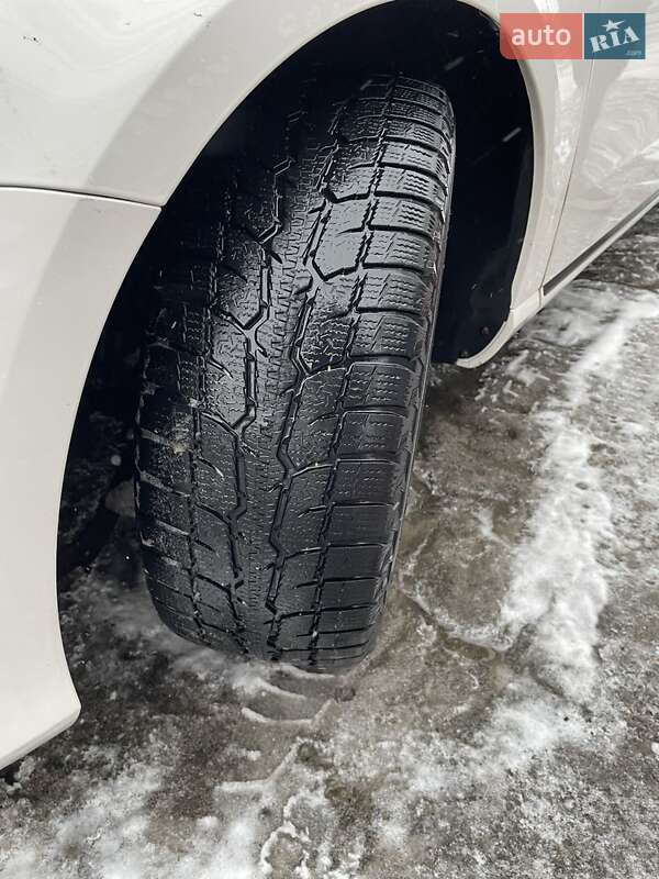 Універсал Volkswagen Passat 2012 в Полтаві