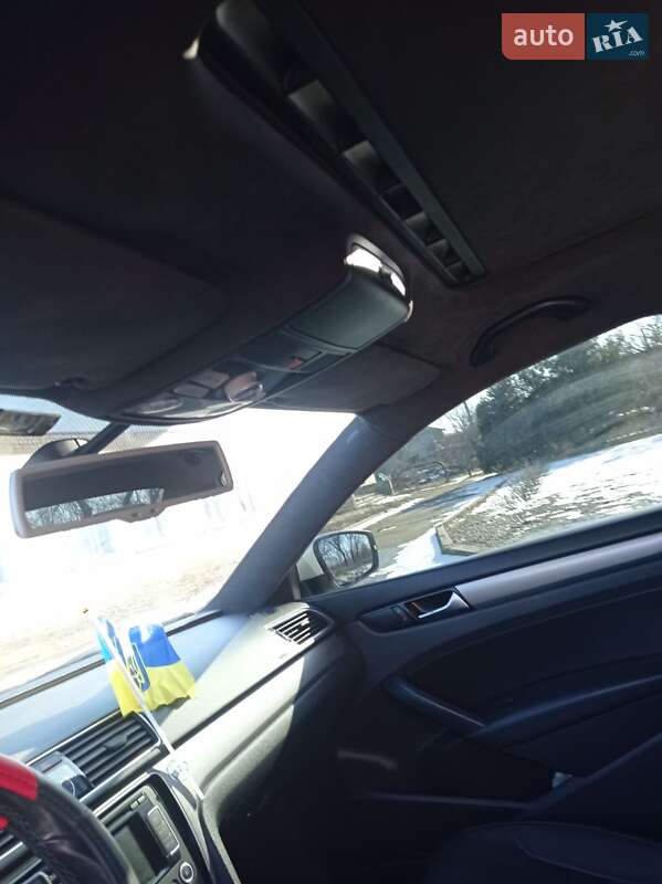 Седан Volkswagen Passat 2014 в Дніпрі