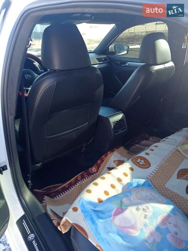 Седан Volkswagen Passat 2014 в Дніпрі