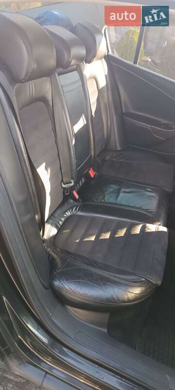 Седан Volkswagen Passat 2005 в Львове