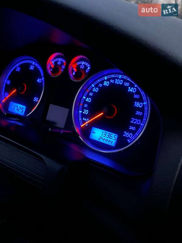 Універсал Volkswagen Passat 2005 в Гайвороні