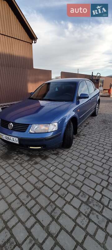Седан Volkswagen Passat 1998 в Рожнятові