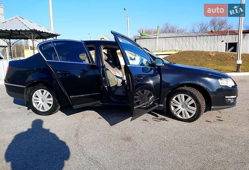 Седан Volkswagen Passat 2006 в Марганці