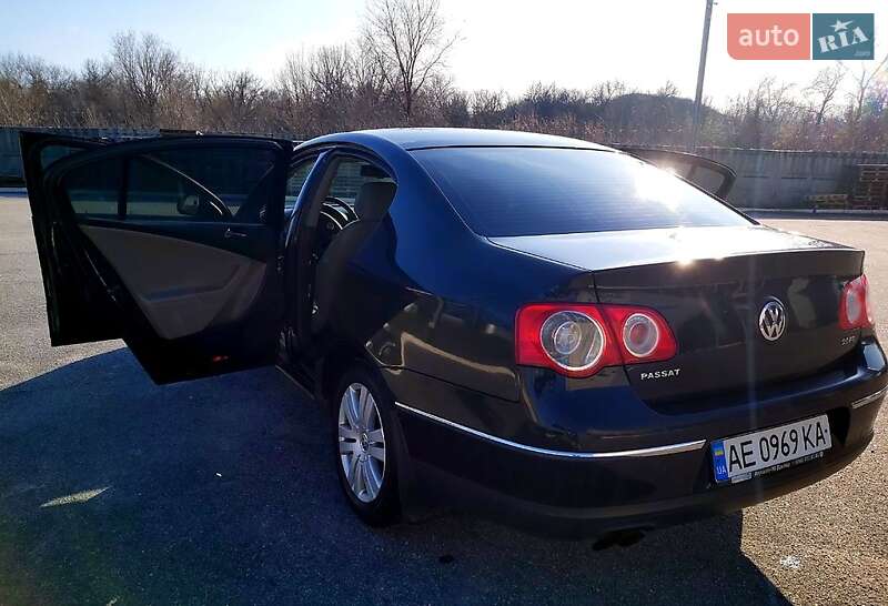 Седан Volkswagen Passat 2006 в Марганці