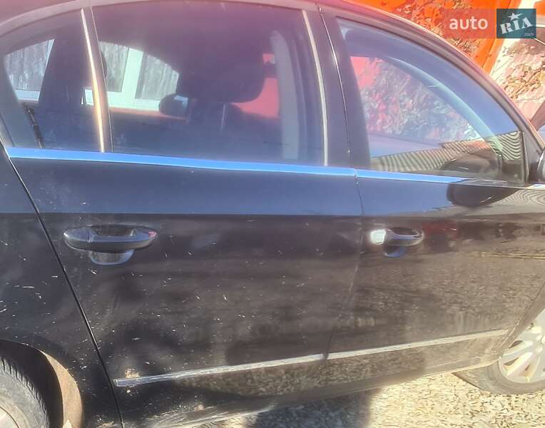 Седан Volkswagen Passat 2005 в Виноградове